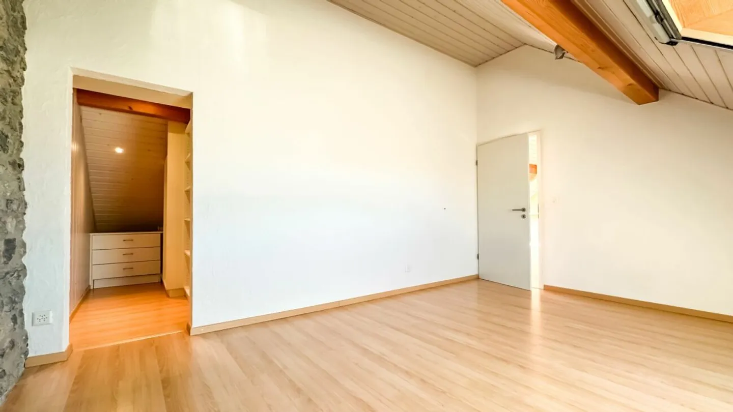 Duplex dans les combles avec 6,5 pièces et charme. - Photo 22 sur 26