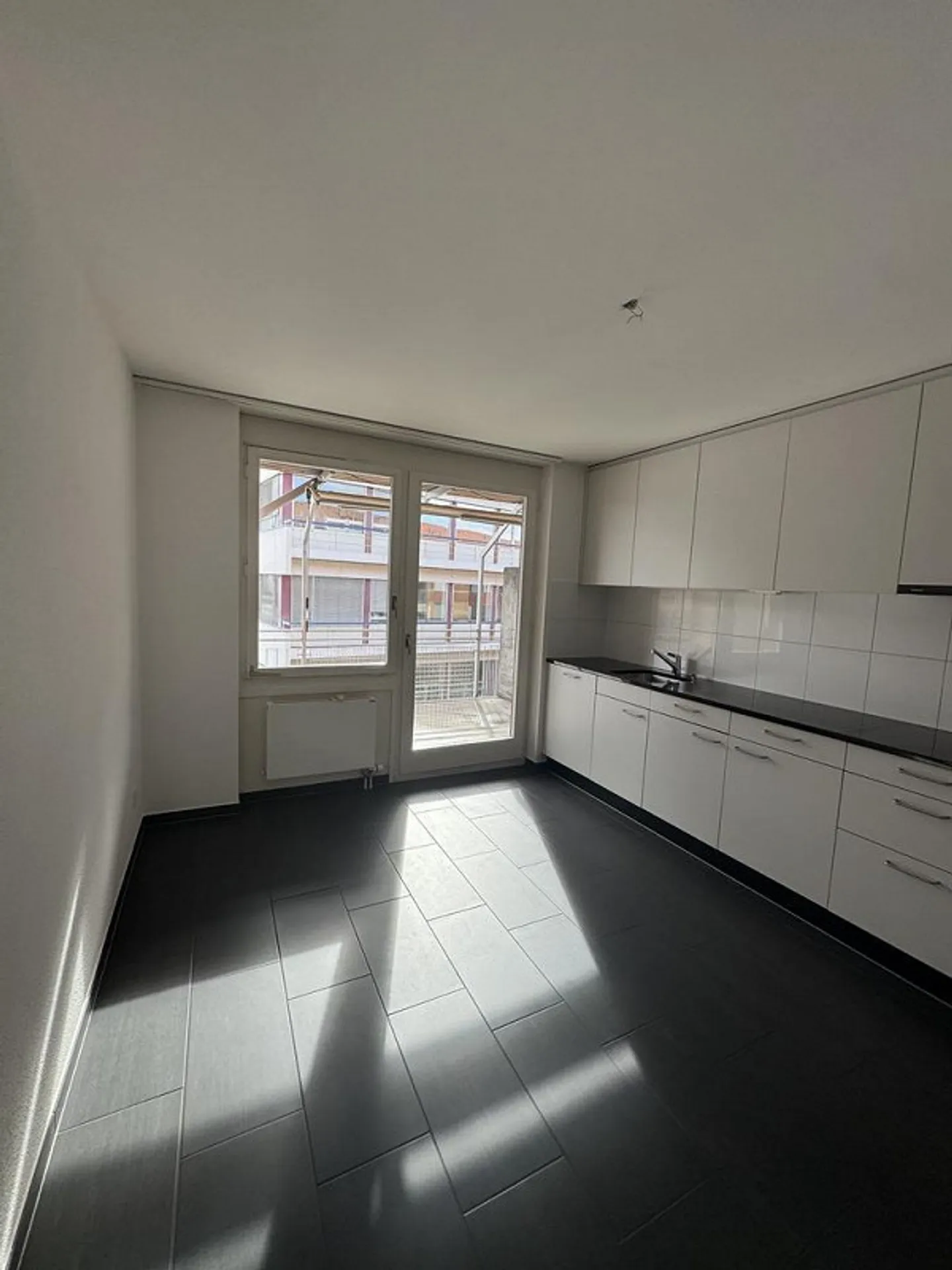 Votre appartement attrayant de 3 pièces près de la gare de Badischer - Photo 2 sur 9