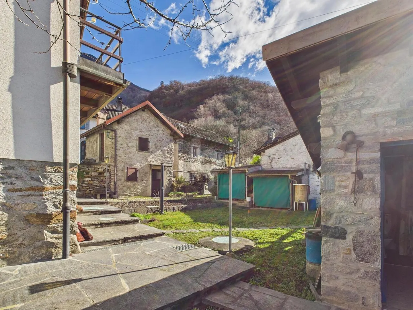 Casa familiare spaziosa con giardino - Foto 2 di 6