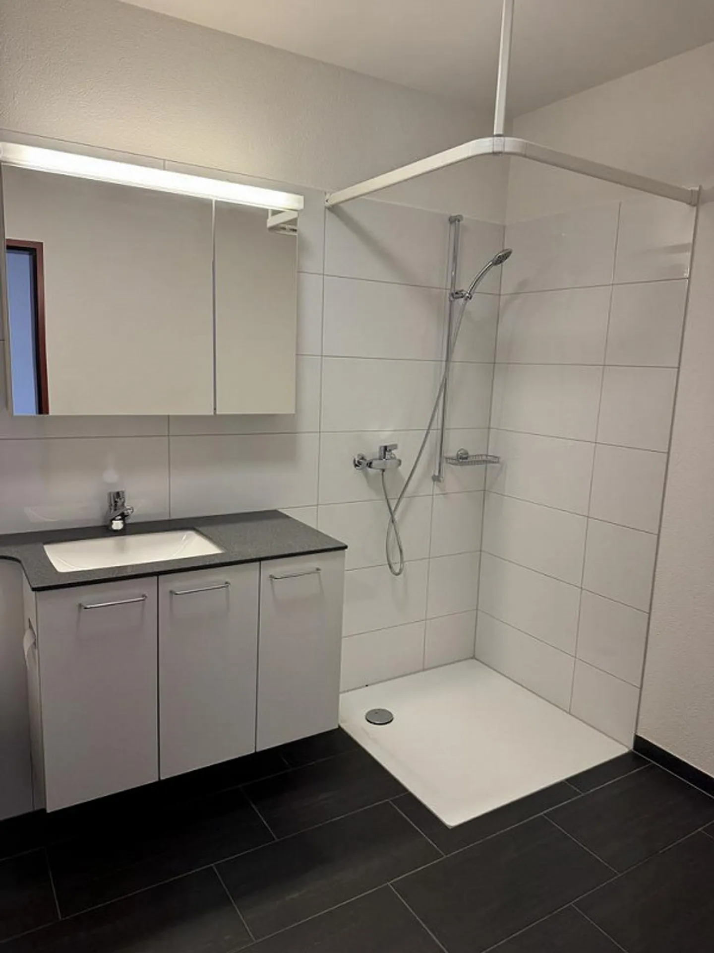 Votre appartement attrayant de 3 pièces près de la gare de Badischer - Photo 4 sur 9