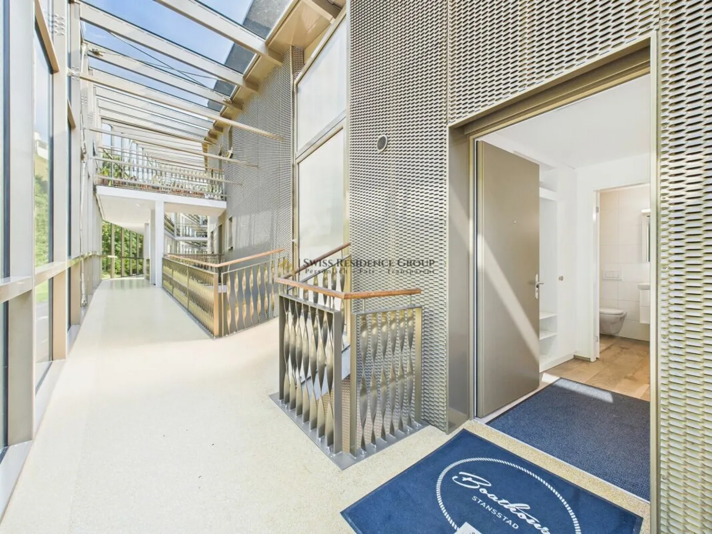 Occasion rare - Vie exclusive avec vue imprenable dans le Boathouse ! - Photo 1 sur 16