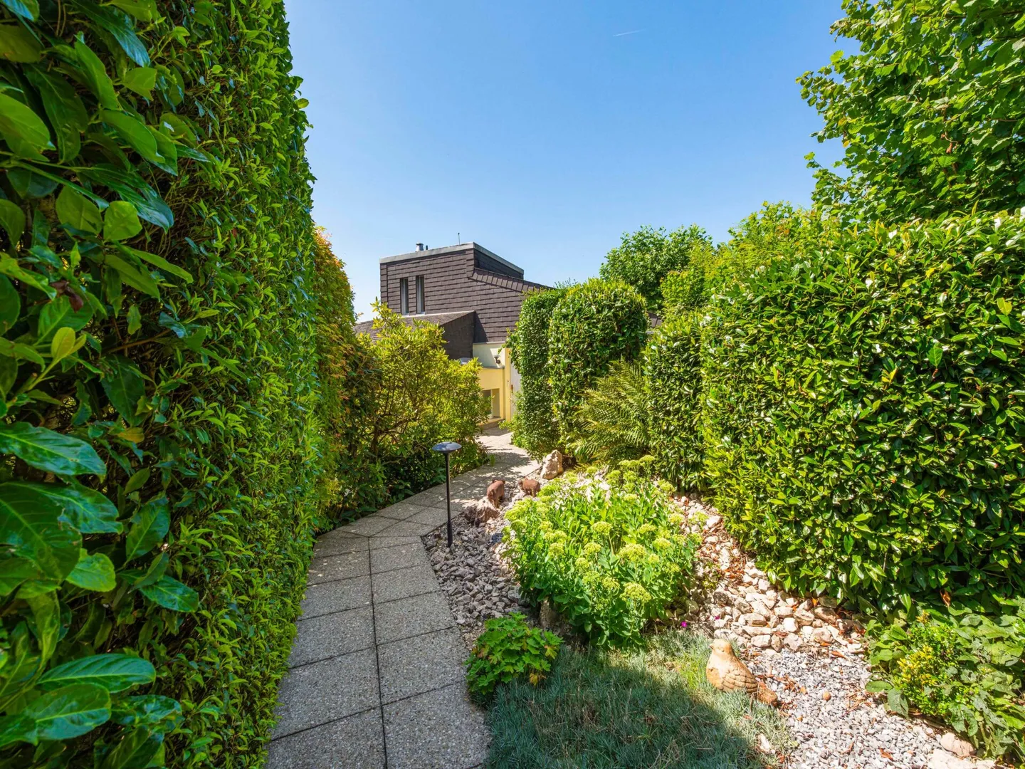 Una straordinaria casa unifamiliare con fascino mediterraneo e oasi piscina - Foto 27 di 29