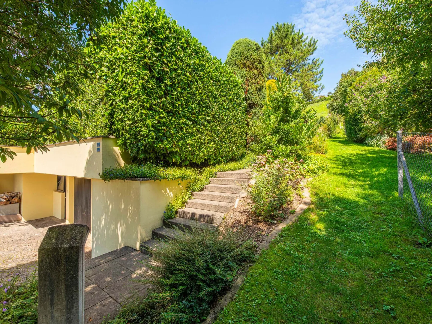 Una straordinaria casa unifamiliare con fascino mediterraneo e oasi piscina - Foto 28 di 29