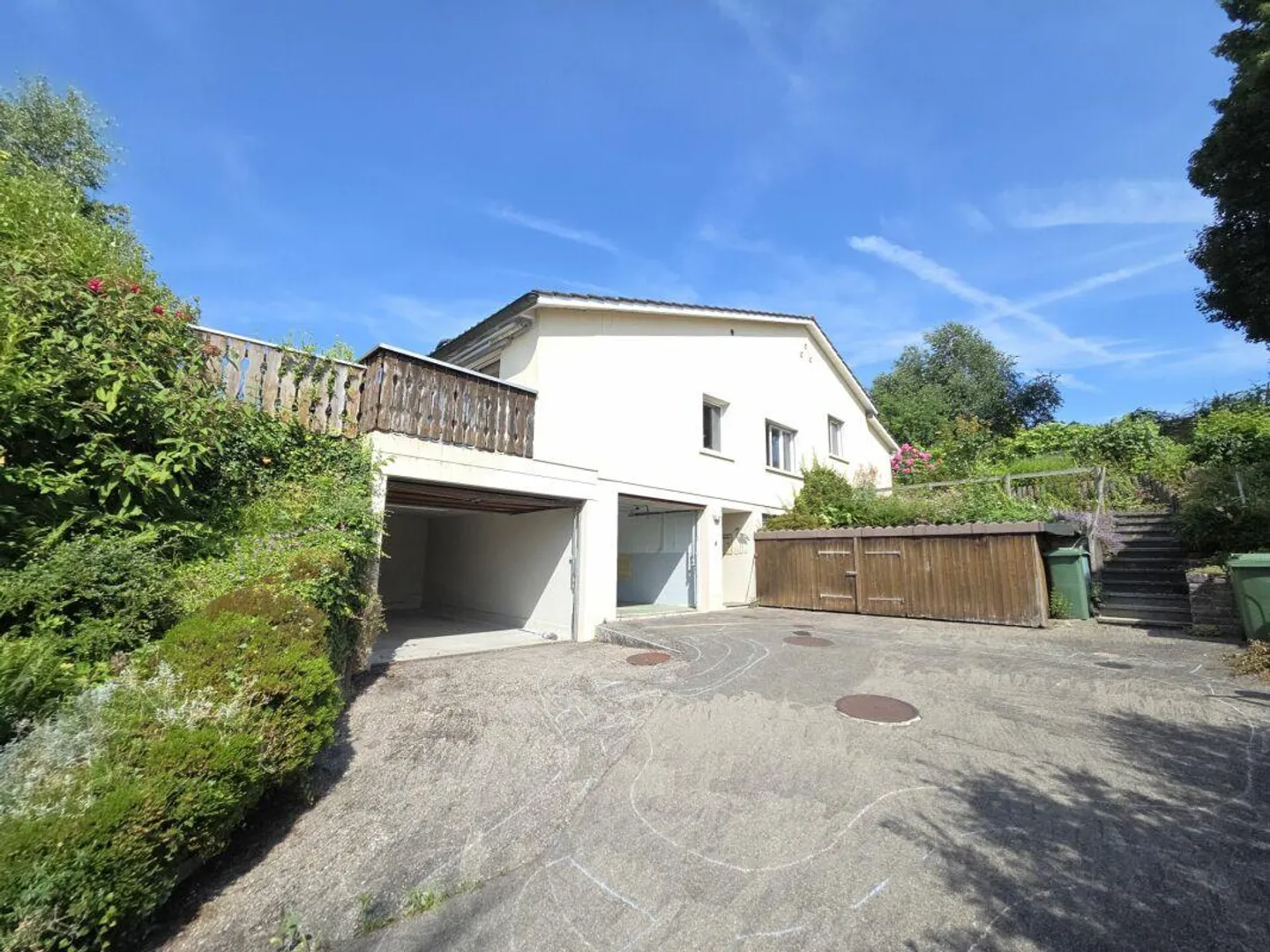 À vendre maison individuelle de 6½ pièces avec un grand espace extérieur - Photo 2 sur 10