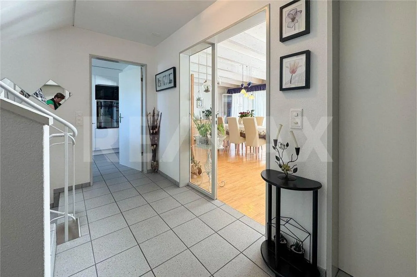 Attraktives 4.5-Zimmer-Reihen-Eckhaus in familienfreundlichem Quartier - Foto 2 von 7