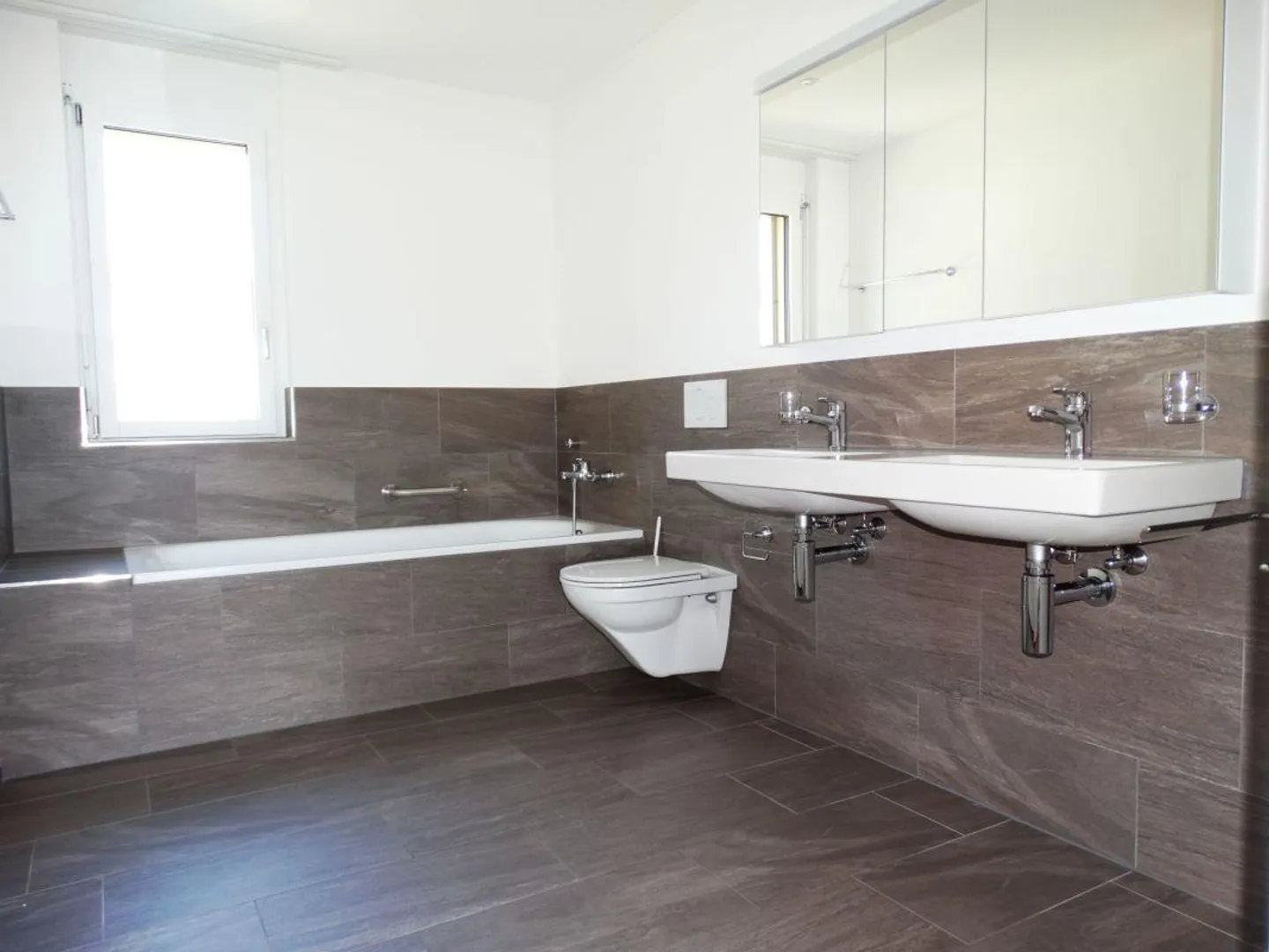 Bright 5.5-room apartment - Photo 5 of 12