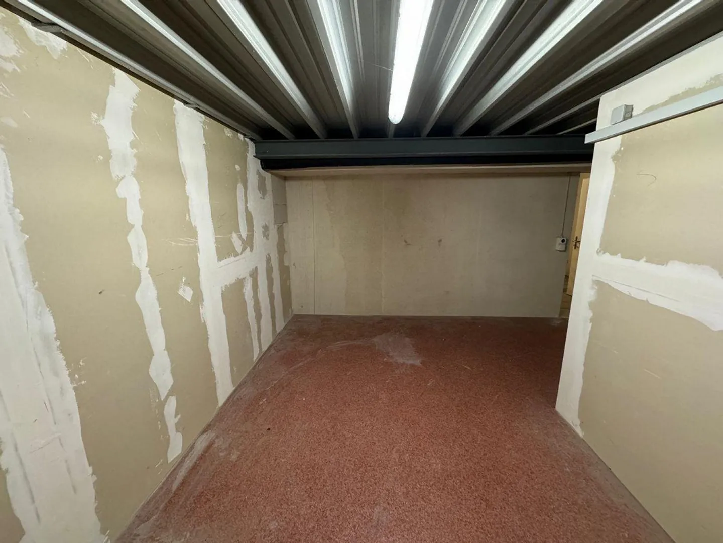 Petite surface de stockage à Lausen - Photo 6 sur 11