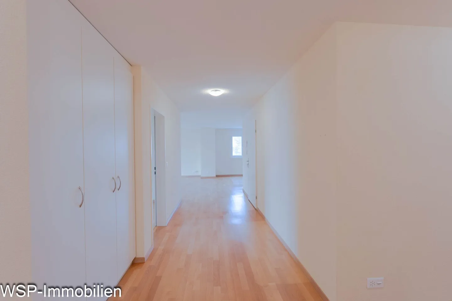 Central - Sunny - Family-friendly - Photo 3 of 13