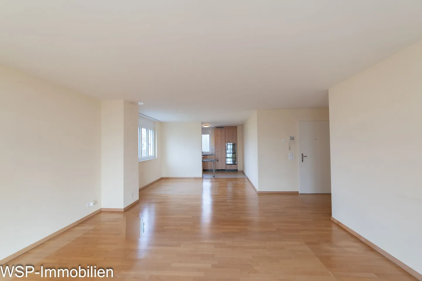 Central - Sunny - Family-friendly - Photo 4 of 13