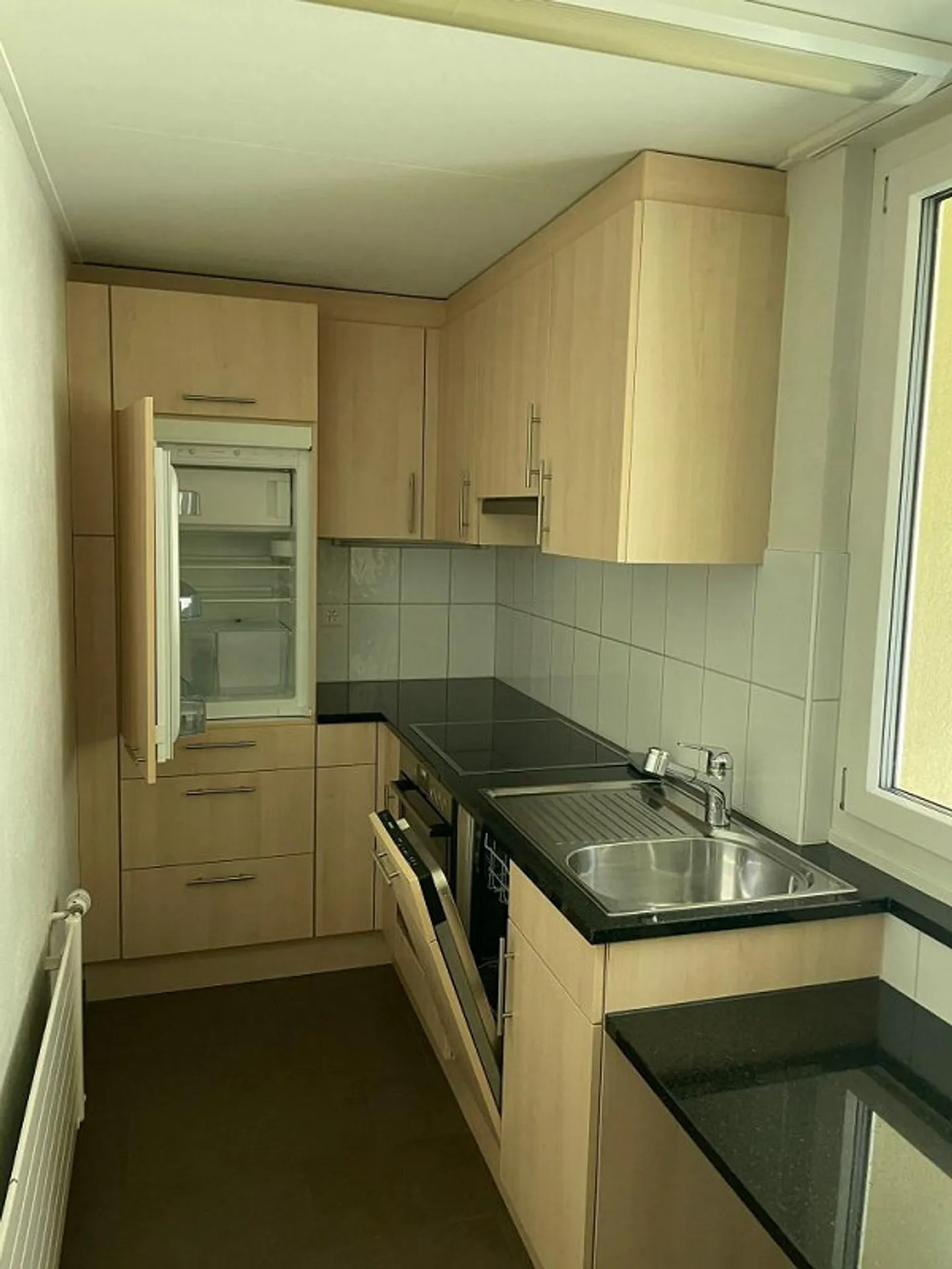 Apartment for rent - Photo 2 of 9
