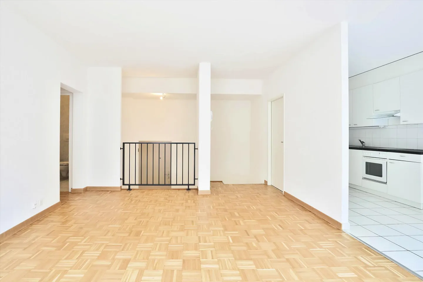 Beautiful apartment in a quiet area - Photo 2 of 8
