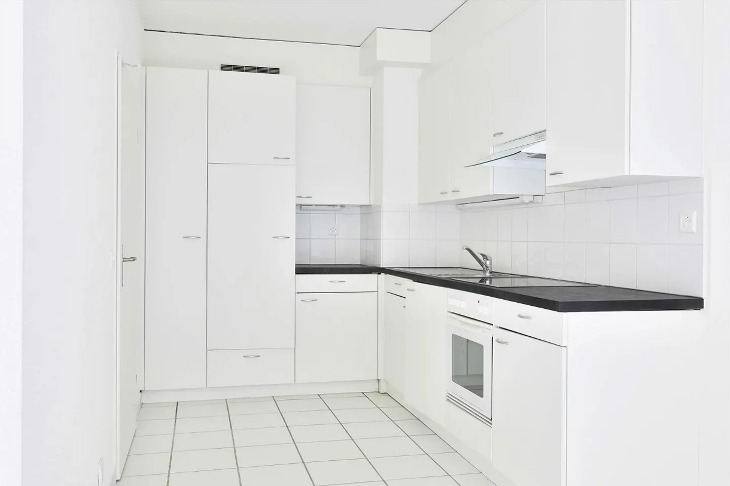 Beautiful apartment in a quiet area - Photo 3 of 8