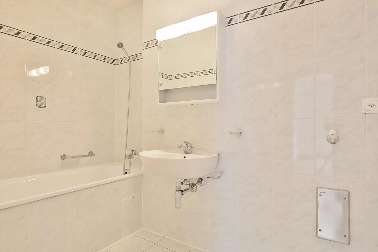 Beautiful apartment in a quiet area - Photo 6 of 8