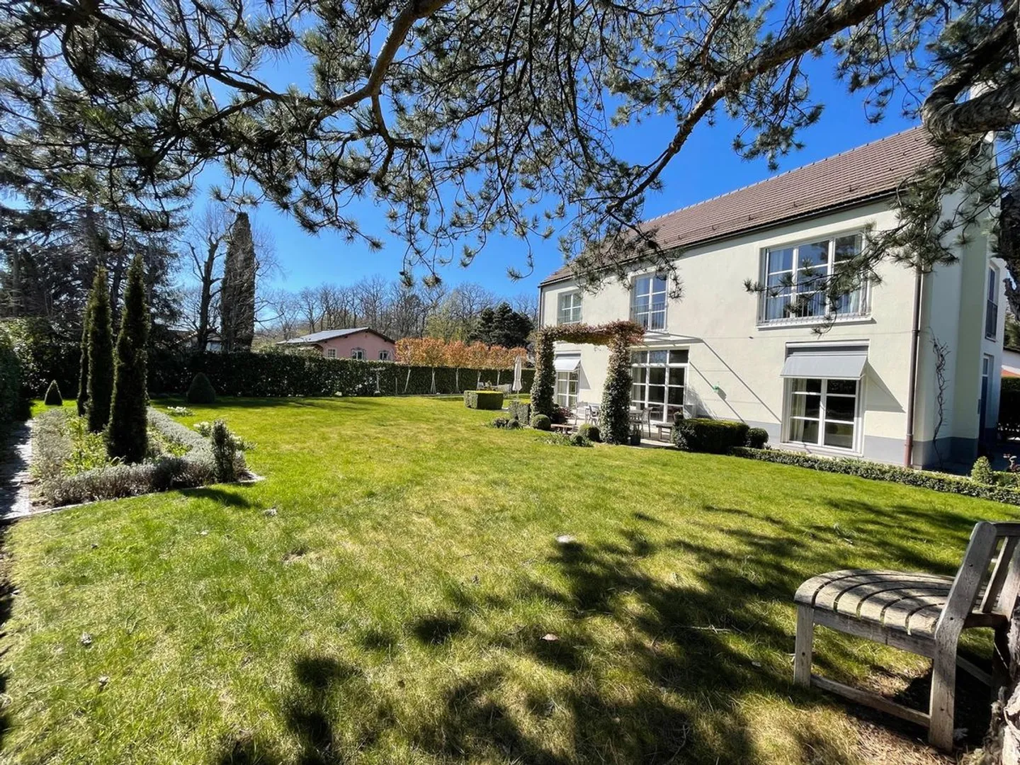 Charming Detached House in Buchillon - Photo 4 of 13