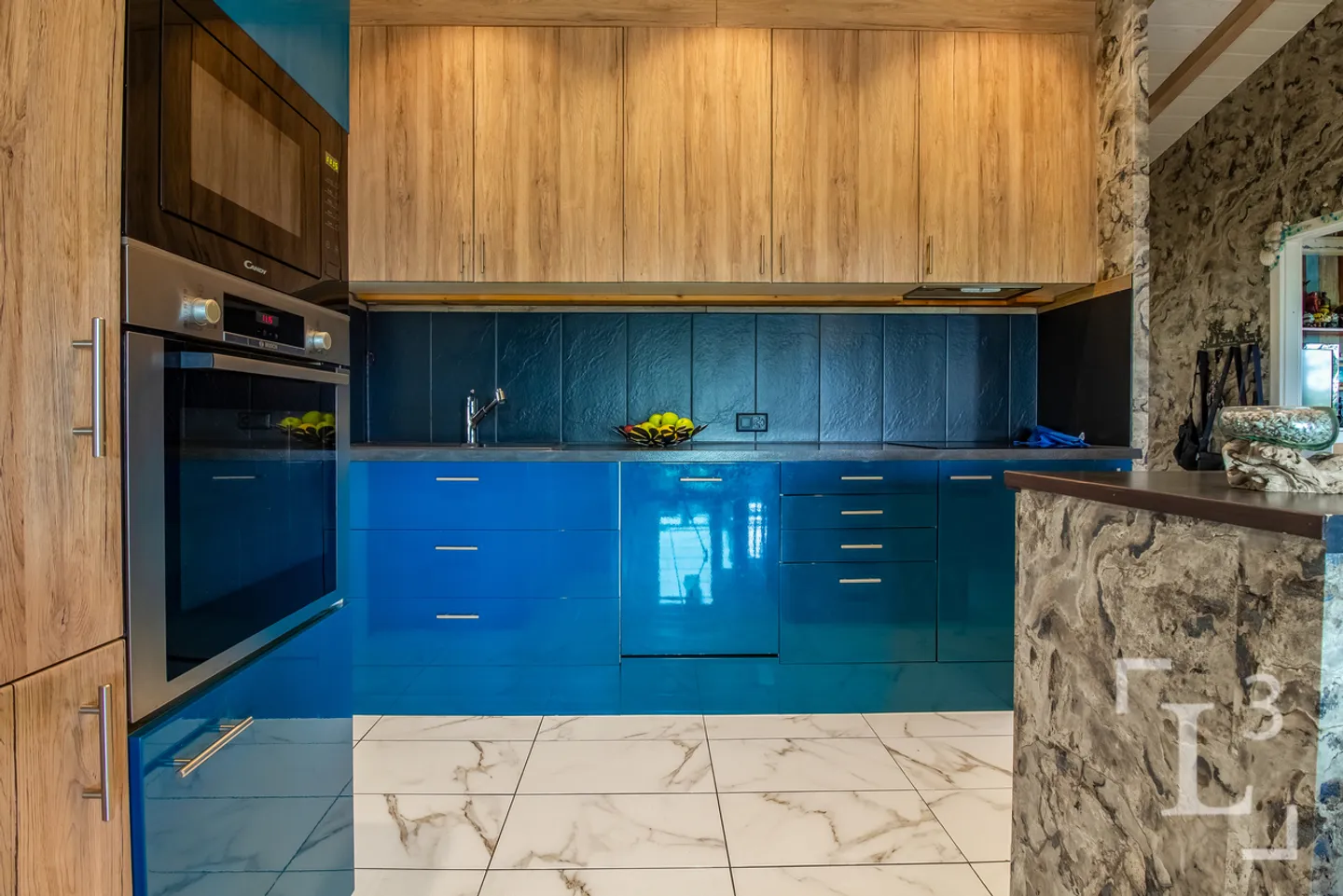Casa indipendente con ampia terrazza e vista sul lago - Foto 11 di 16