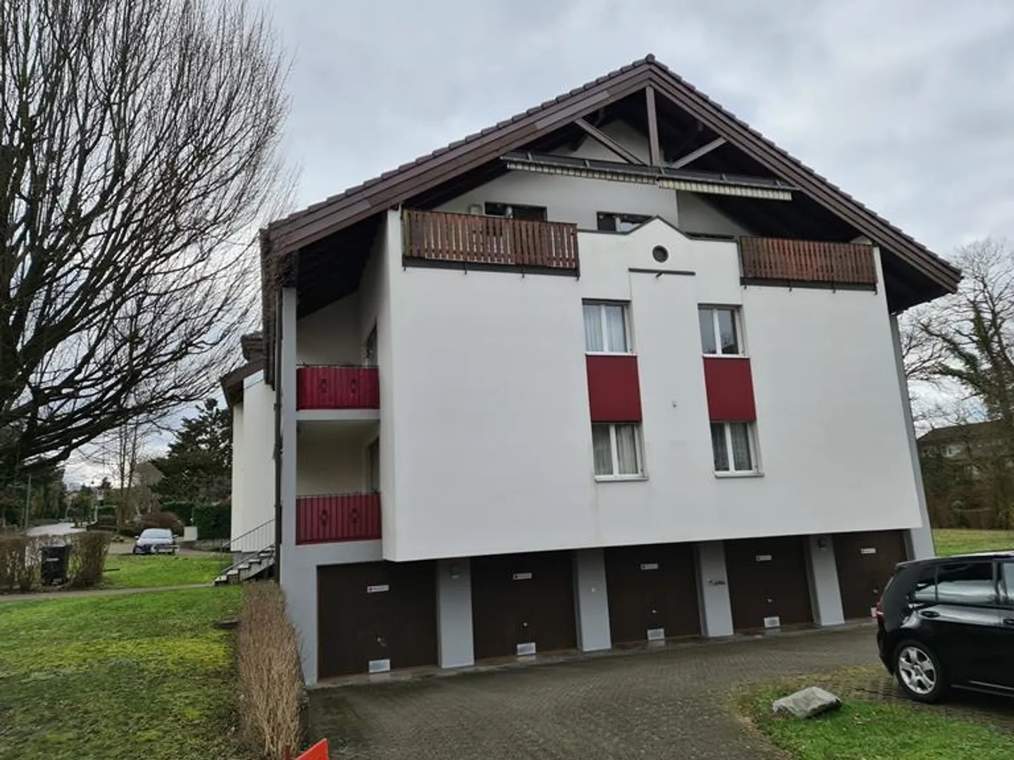 Dachwohnung mit grossem Balkon Nähe Gartenschwimmbad - Foto 2 von 13