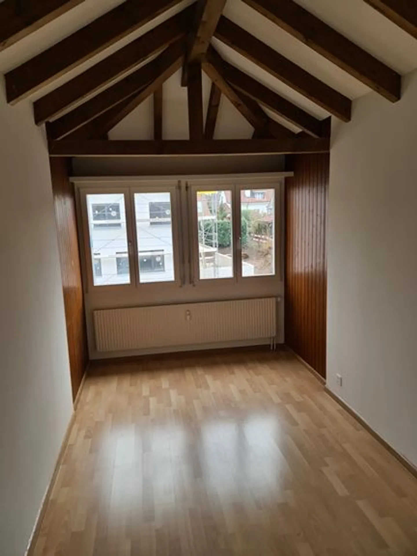 Dachwohnung mit grossem Balkon Nähe Gartenschwimmbad - Foto 5 von 13