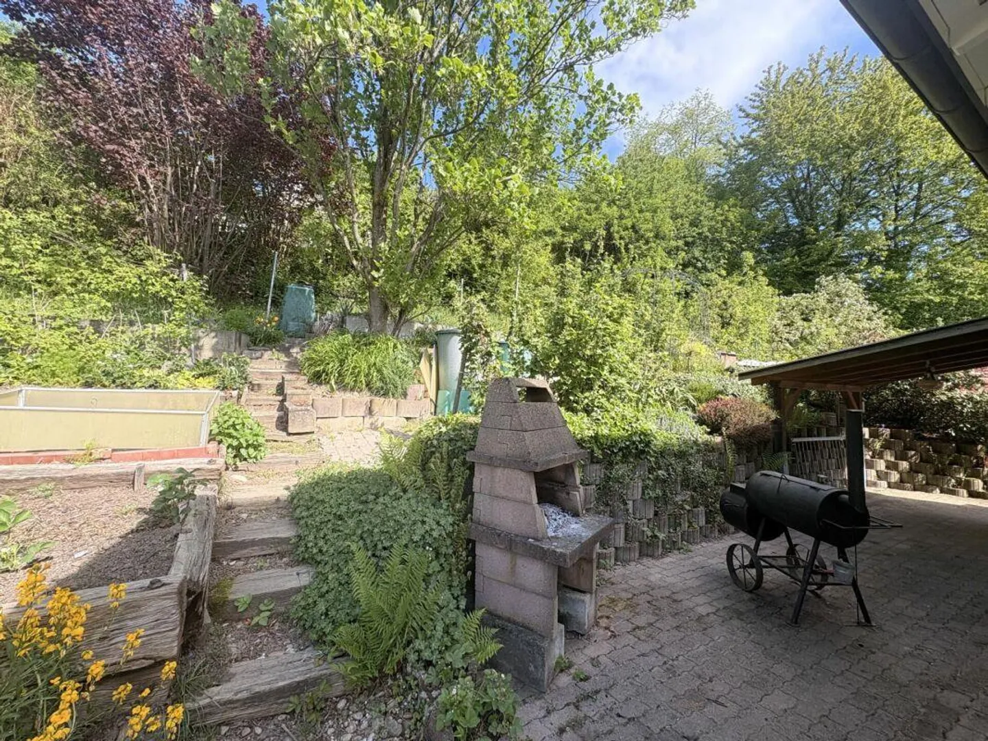 Vivre avec une vue : Maison individuelle spacieuse avec appartement - Photo 17 sur 17