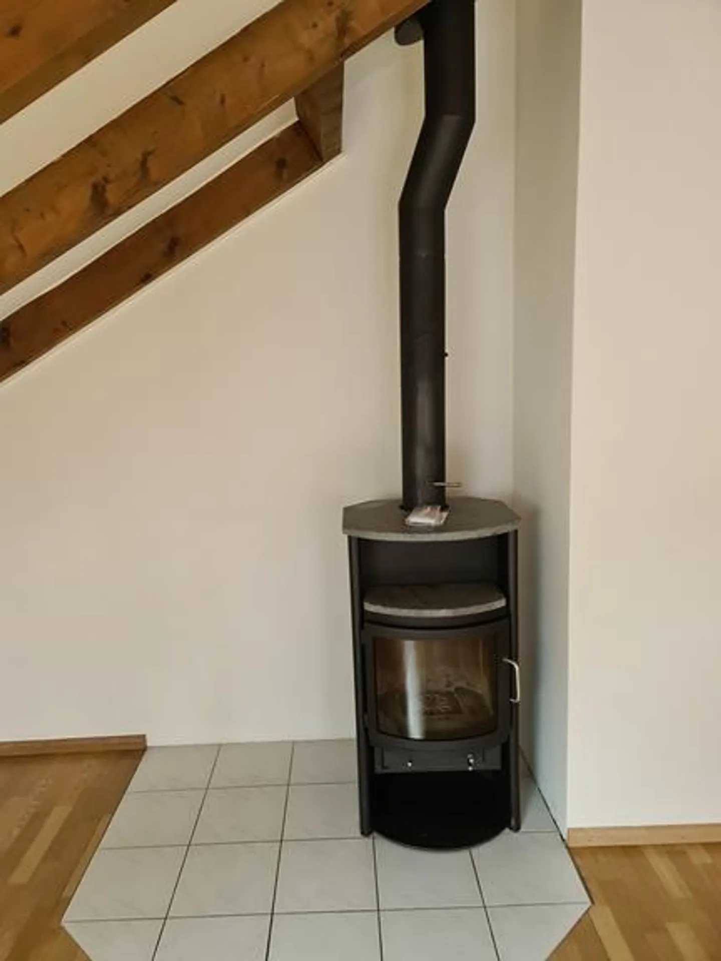 Dachwohnung mit grossem Balkon Nähe Gartenschwimmbad - Foto 11 von 13