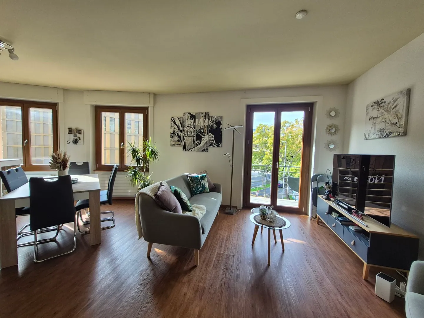 Bel appartement de 3,5 pièces au centre - Photo 2 sur 9