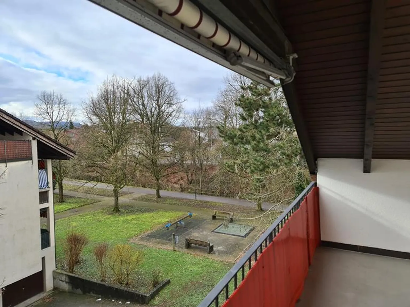 Dachwohnung mit grossem Balkon Nähe Gartenschwimmbad - Foto 12 von 13