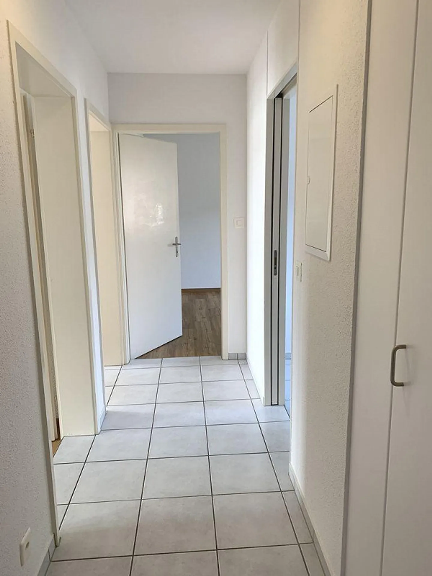 Appartamento 4 locali ben tenuto con balcone in un quartiere tranquillo di Weinfelden - Foto 8 di 13