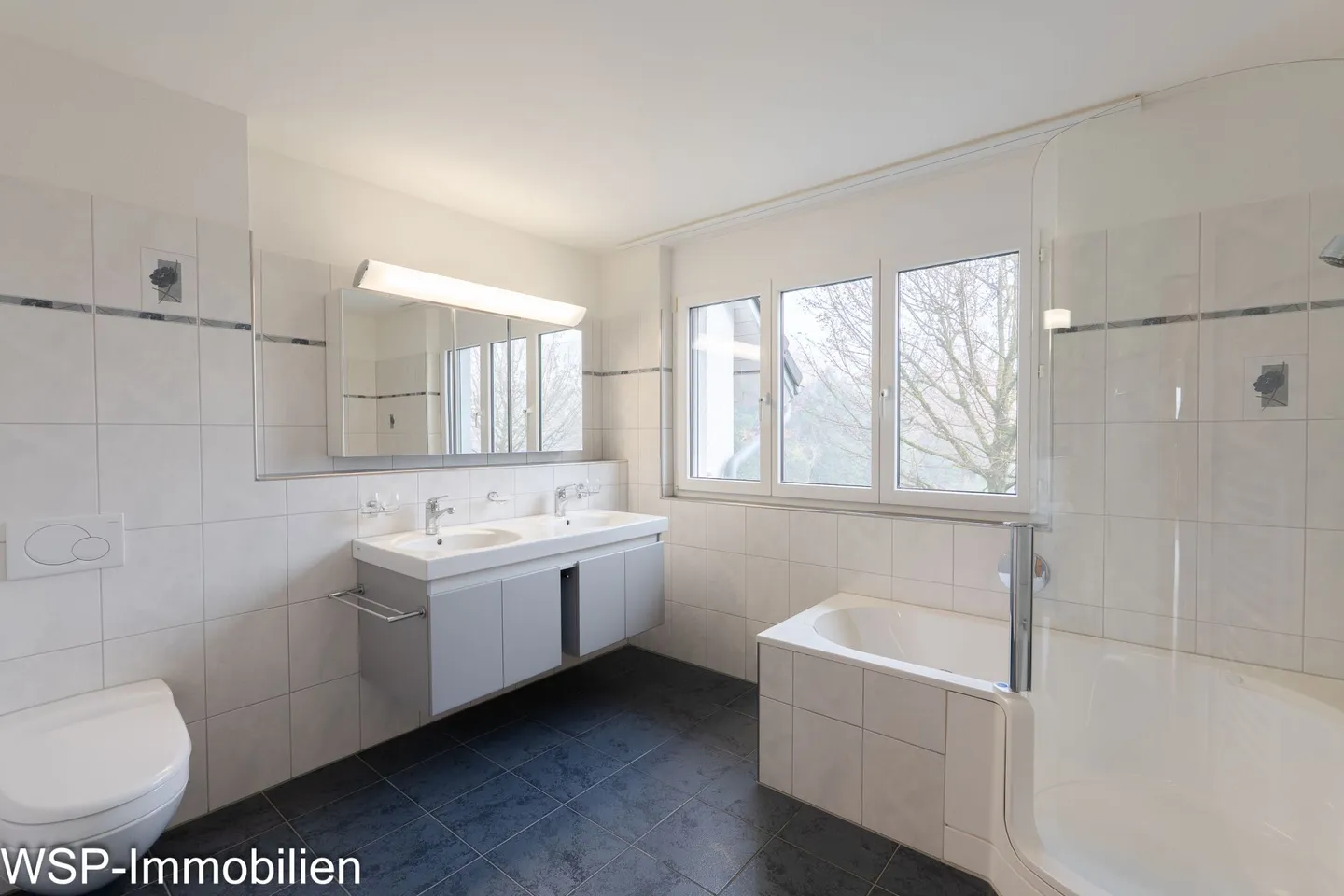 Central - Sunny - Family-friendly - Photo 12 of 13