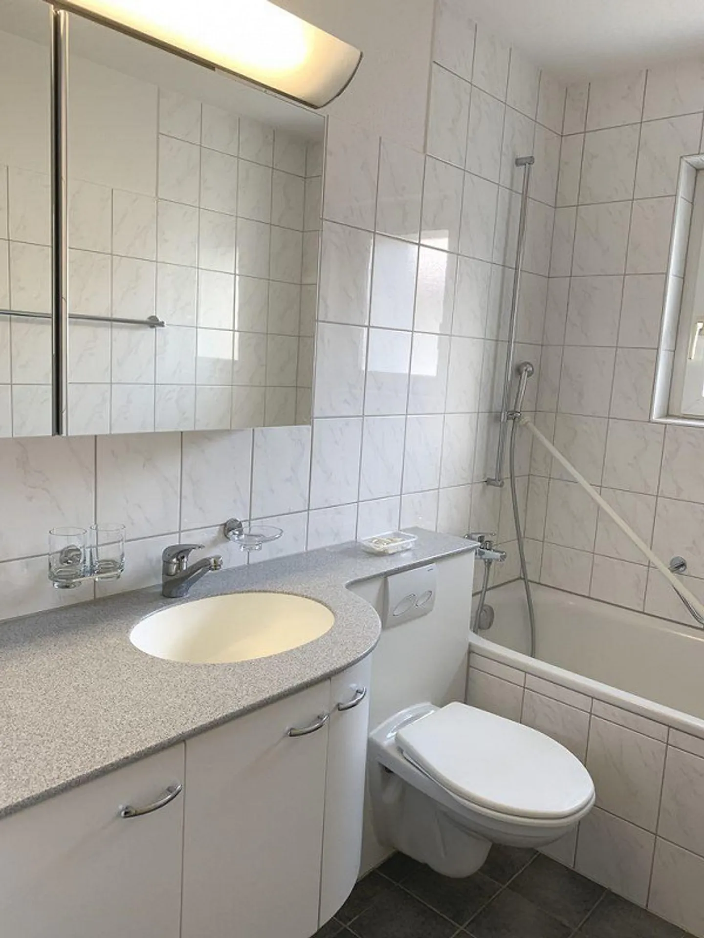 Appartamento 4 locali ben tenuto con balcone in un quartiere tranquillo di Weinfelden - Foto 10 di 13