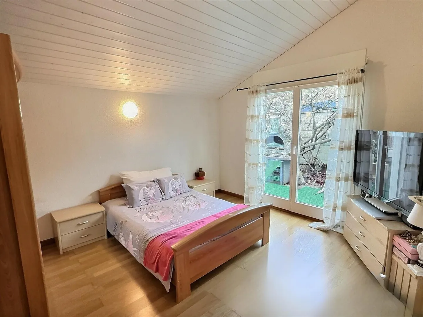 Maison contiguë 7 pièces - Photo 2 sur 6