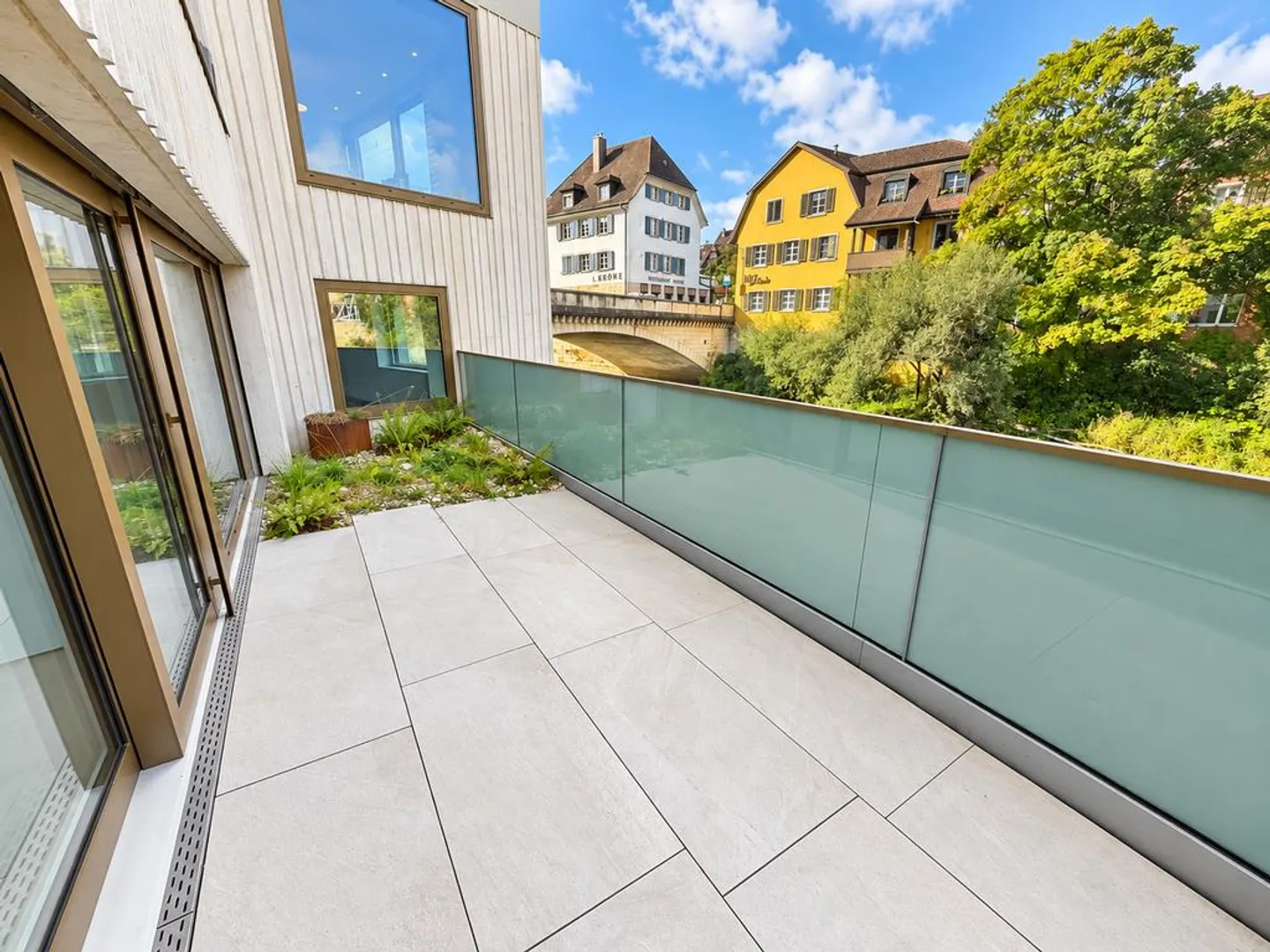 Einzigartige Gewerbefläche am Wasser - Foto 1 von 12