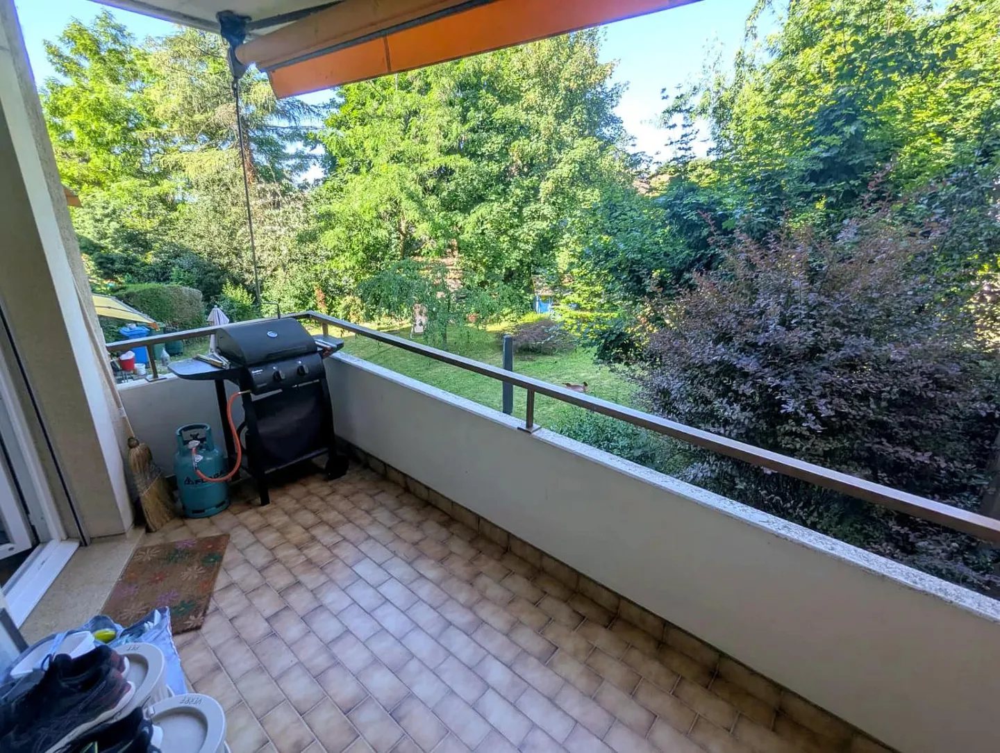 Magnificent 3.5-room apartment with balcony and garage in Bussigny - Photo 7 of 13