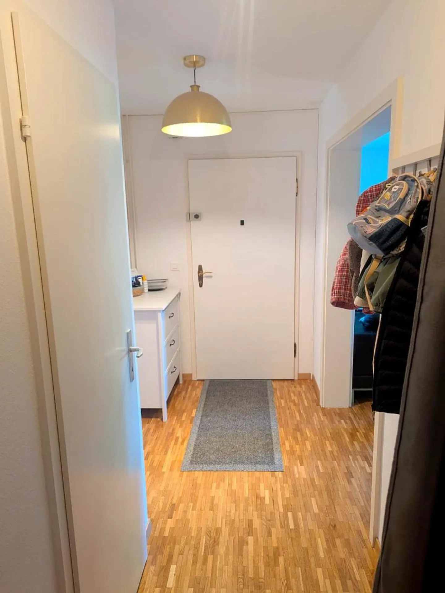 Magnificent 3.5-room apartment with balcony and garage in Bussigny - Photo 8 of 13