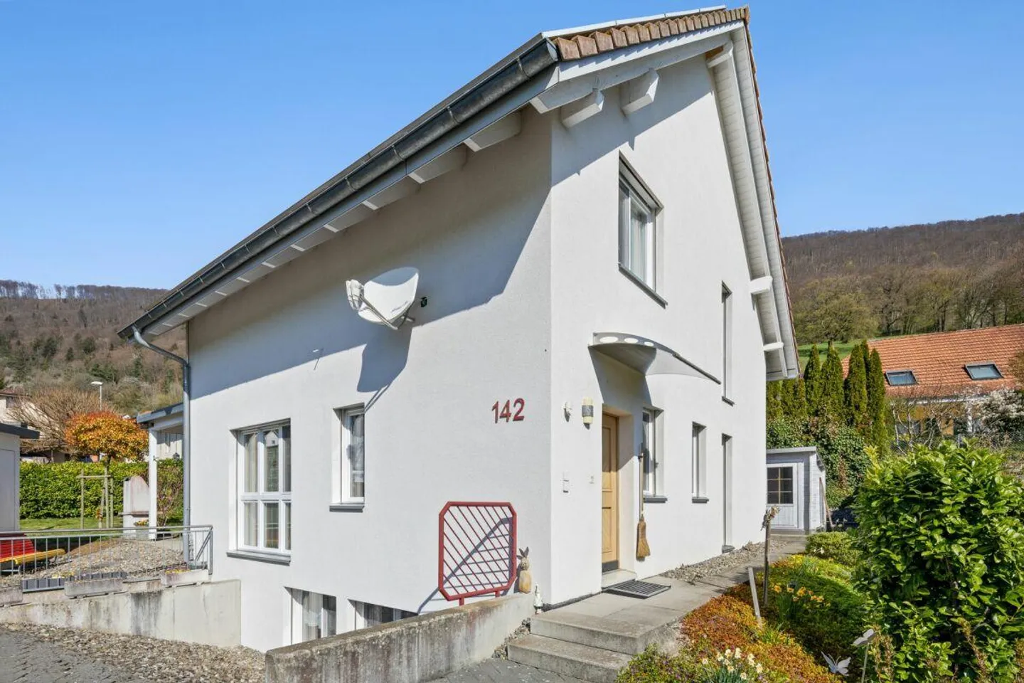 7½-Room Single-Family House - Photo 1 of 30