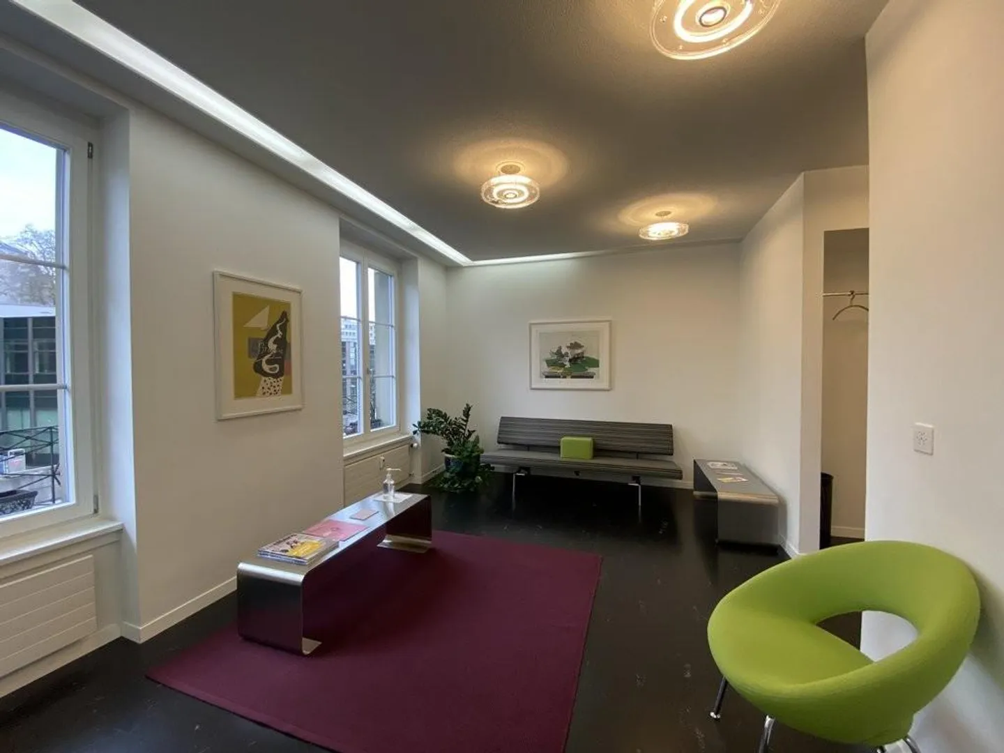 Your new premises directly at the main train station! - Photo 5 of 9