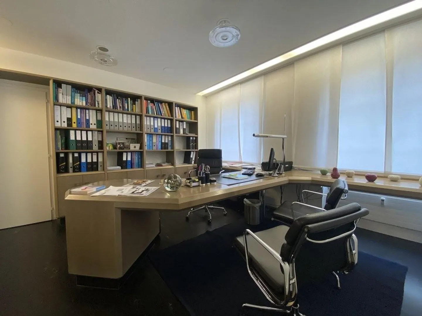 Your new premises directly at the main train station! - Photo 6 of 9