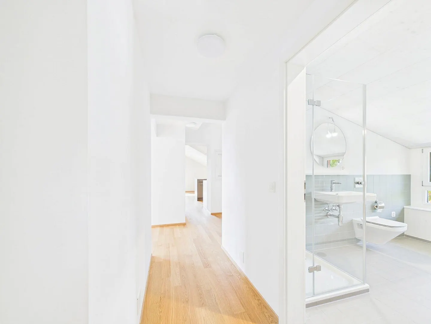 Spacious Renovated Attique - Photo 8 of 13