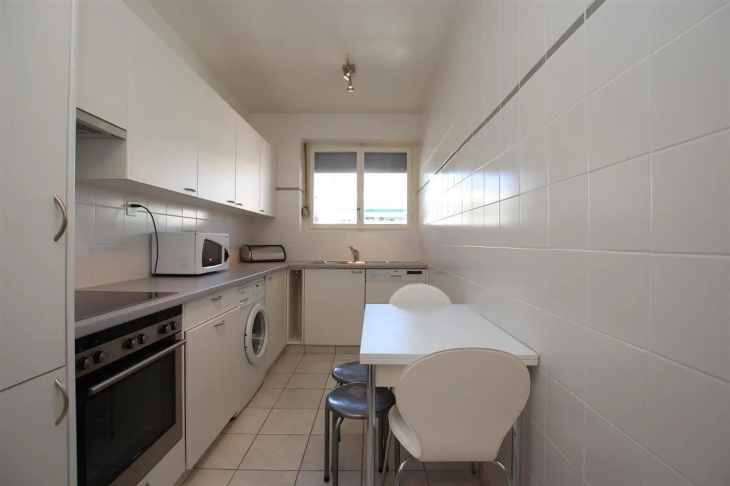 Appartement meublé 4 pièces - Photo 3 sur 5