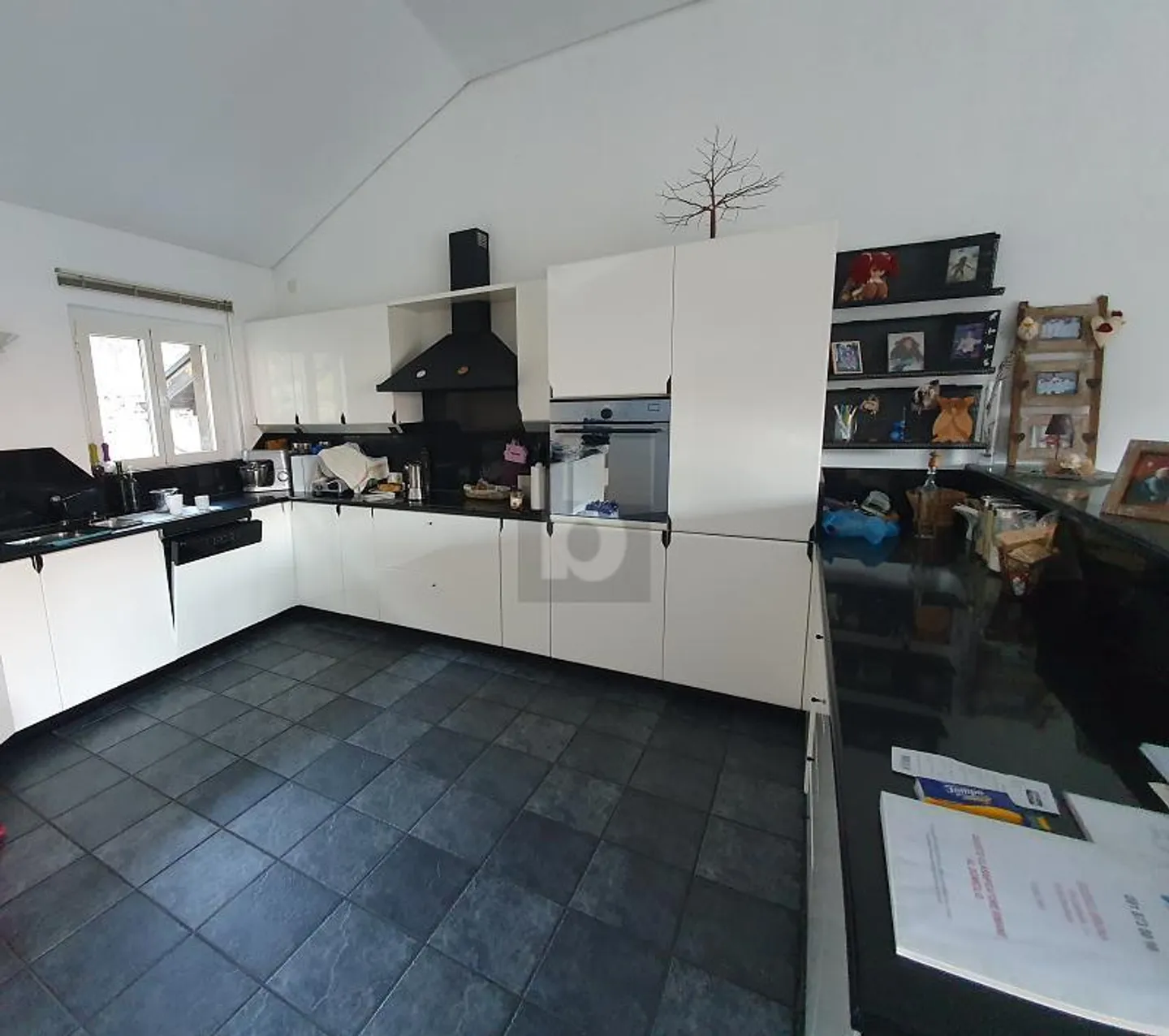 Geräumiges Einfamilienhaus - Foto 3 von 6