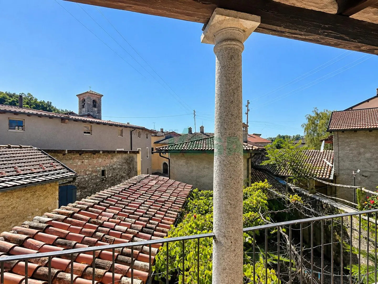 Charming spacious core house with a large and beautiful garden - Photo 9 of 15