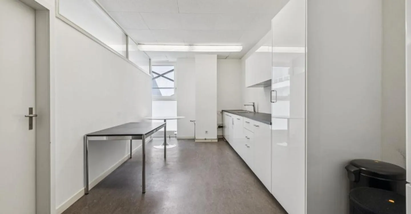 Office or Practice Room between Bankverein and Aeschenplatz - Photo 7 of 8