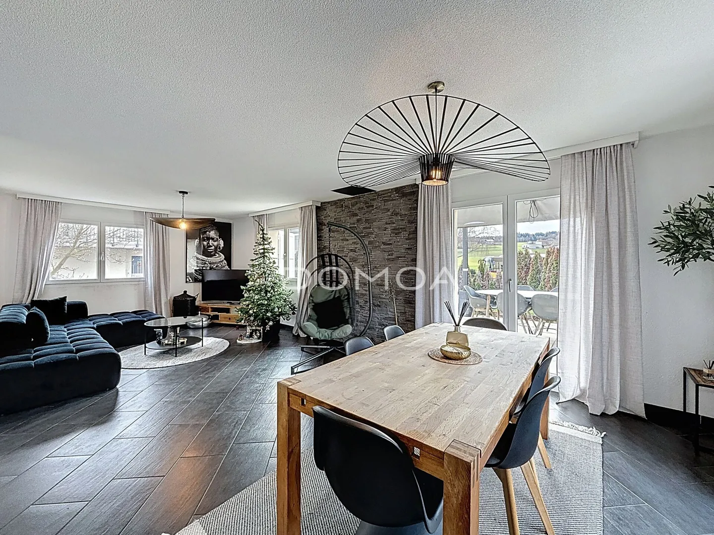 Geräumige Familienvilla mit großem Garten und 4 Zimmern - Foto 1 von 11