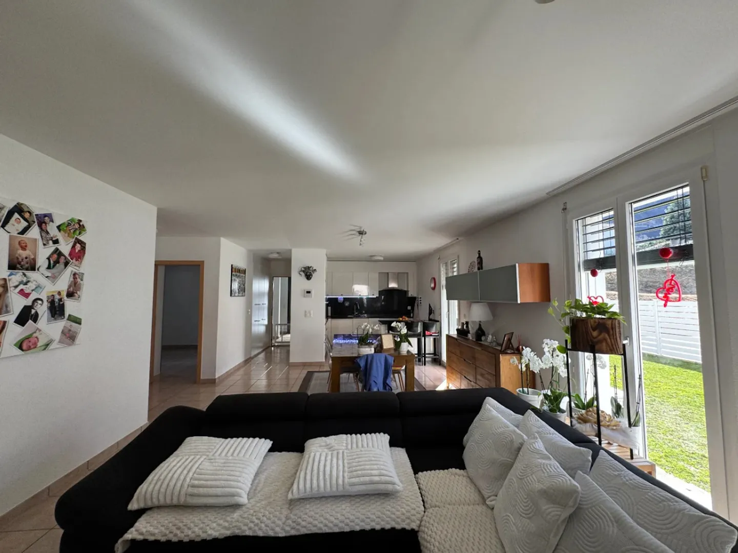 Large private garden, exclusive use pool and modern comfort on the ground floor - Photo 1 of 9