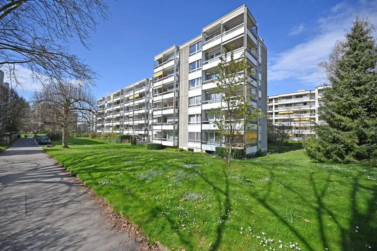 Posto auto in affitto - Foto 2 di 2