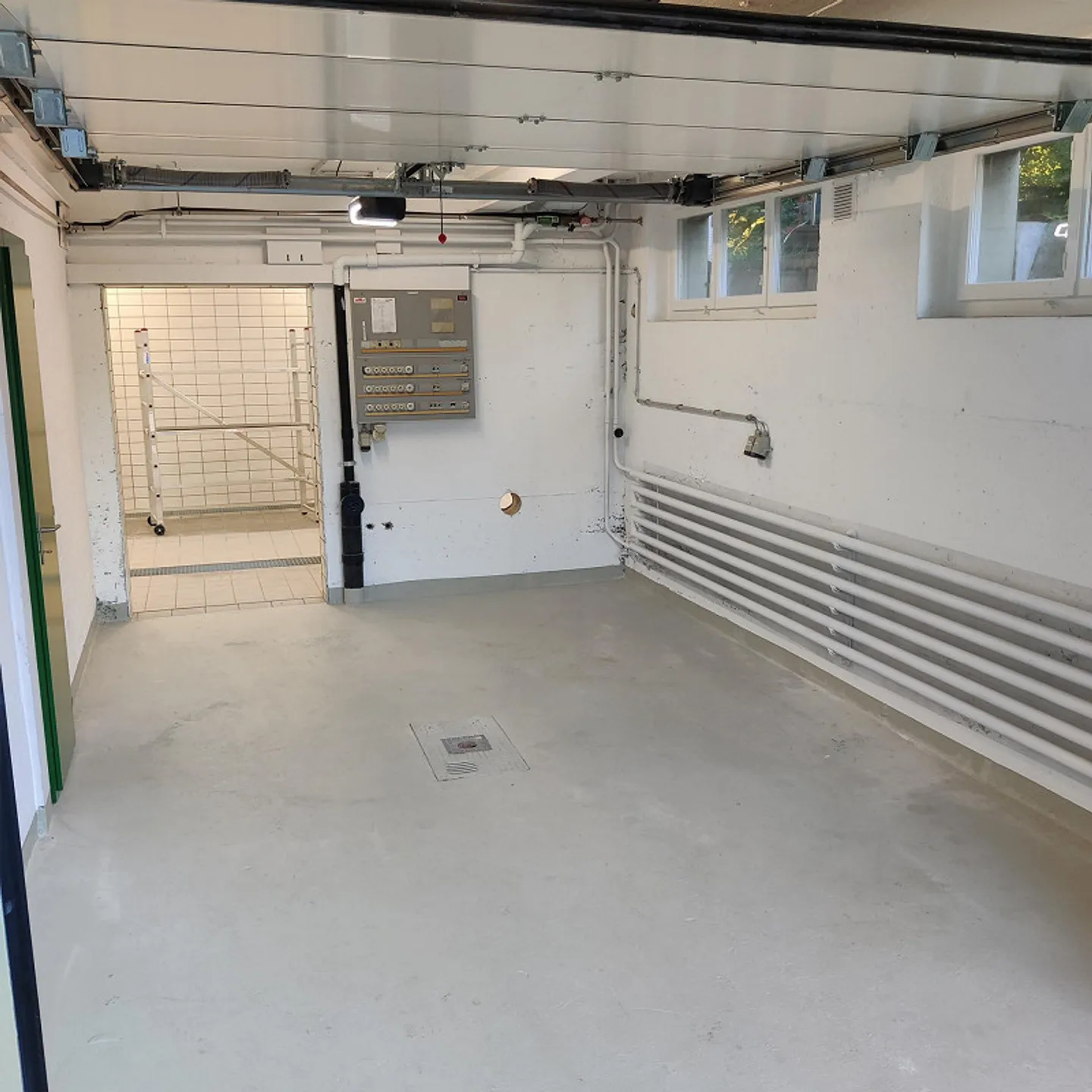 Stockage - Salle de loisirs au sous-sol - Possibilité d'un petit atelier - Photo 8 sur 17