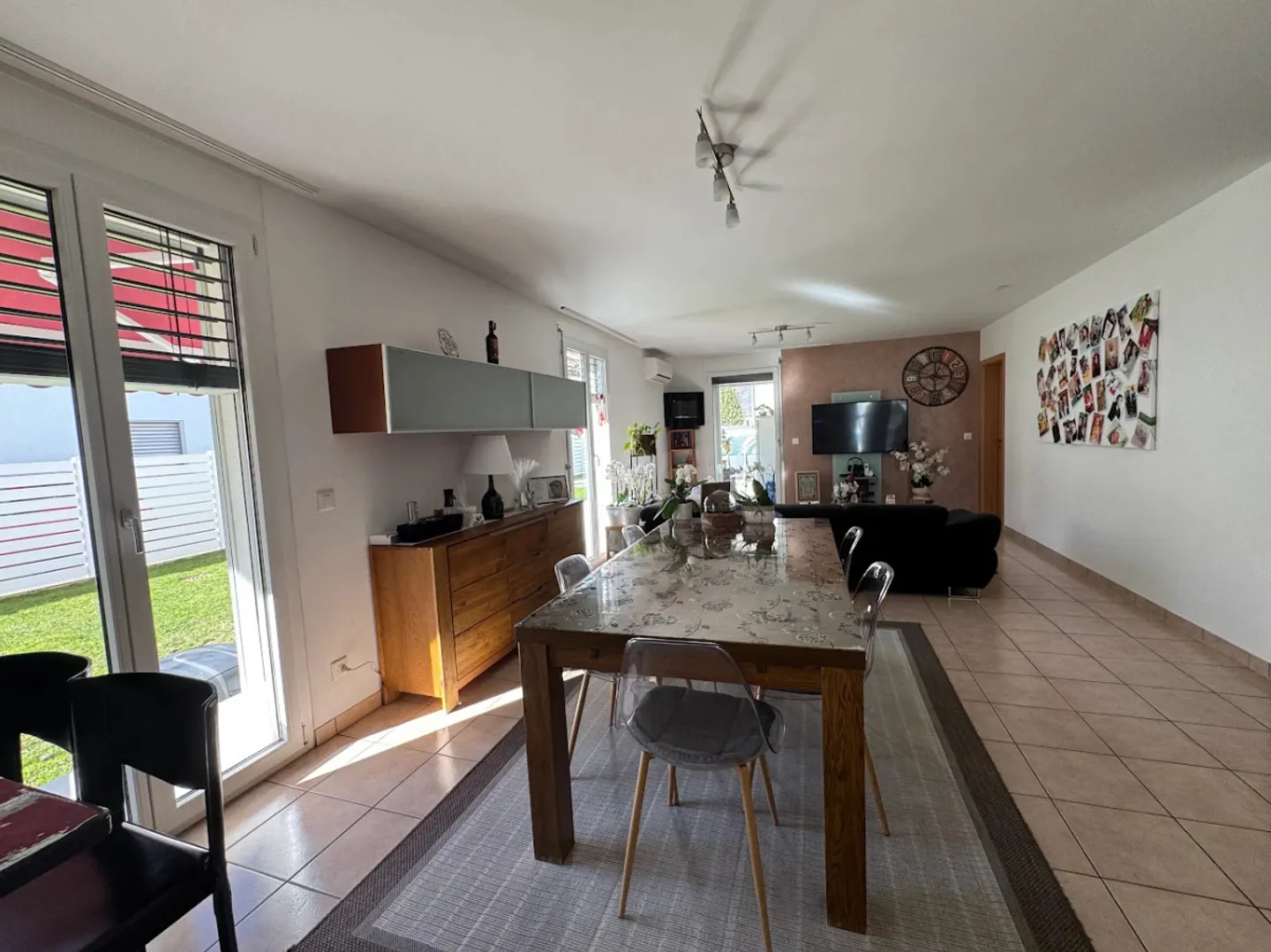 Large private garden, exclusive use pool and modern comfort on the ground floor - Photo 2 of 9