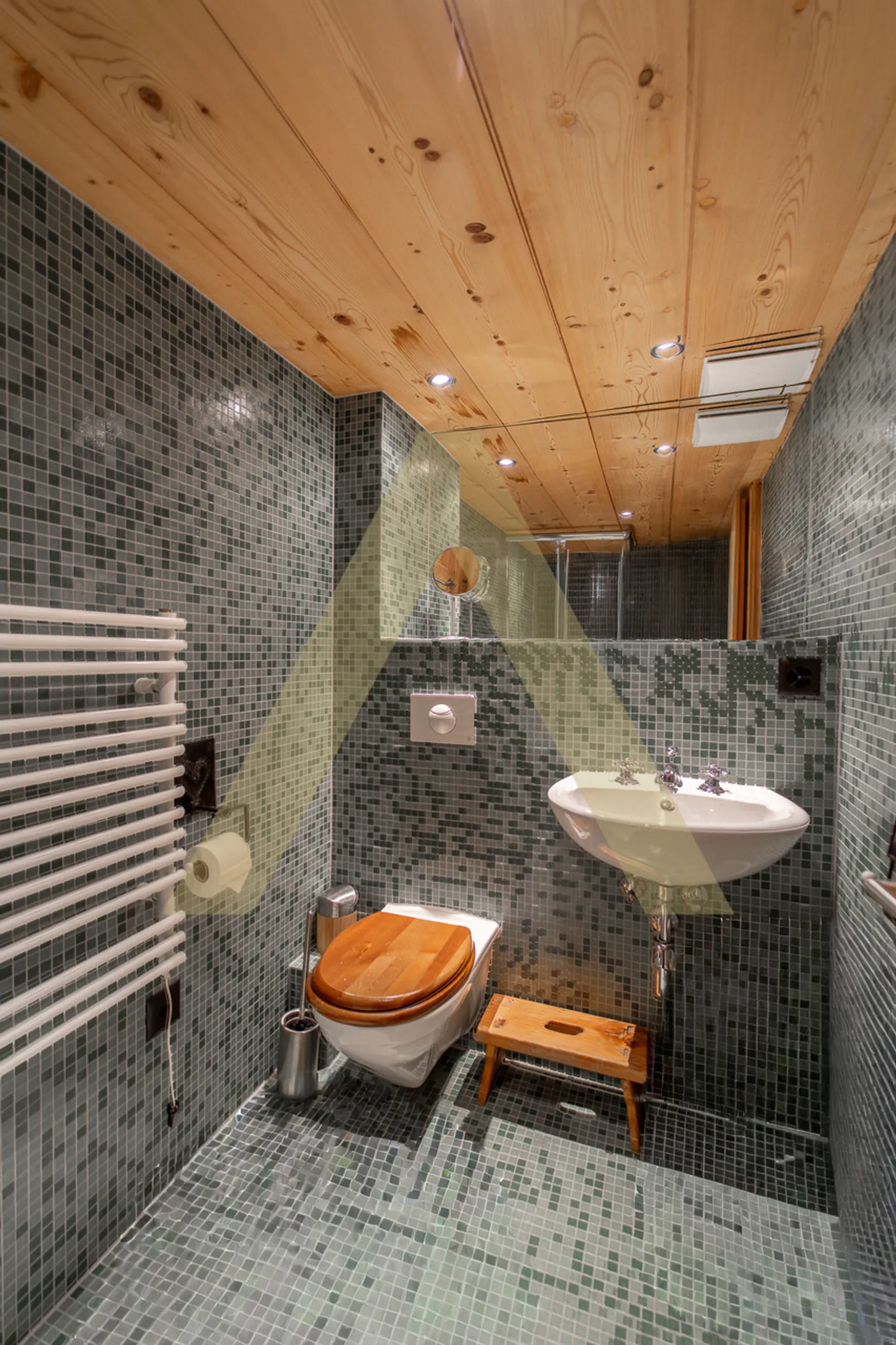 Exceptional property at the foot of the Portes du Soleil - Photo 14 of 26