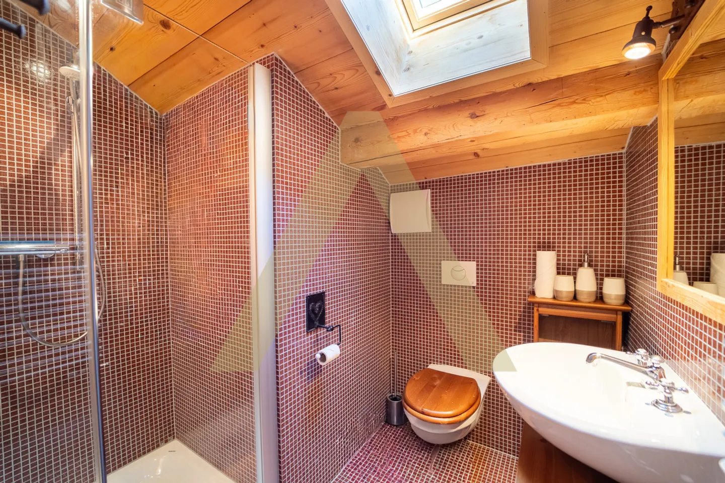Exceptional property at the foot of the Portes du Soleil - Photo 21 of 26