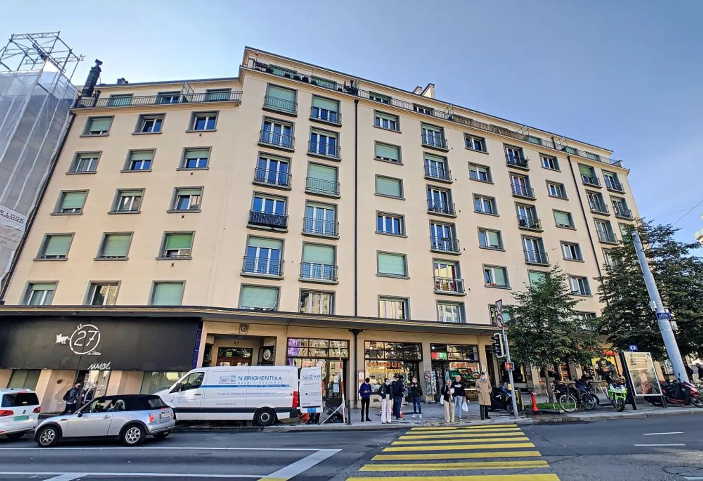 Bright Apartment Near Station - Photo 1 of 1