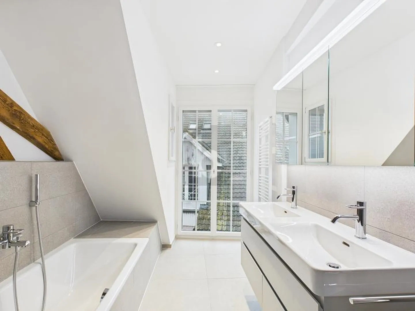 Charmante Wohnung in historischem Gebäude - Foto 2 von 6