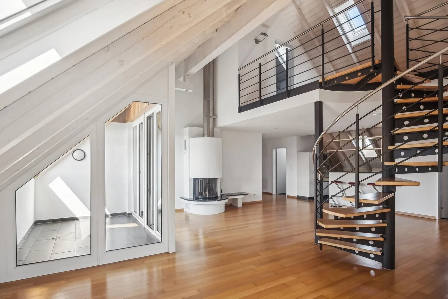 Nel vecchio centro del villaggio di Oberhausen - spazioso e accogliente - Foto 1 di 14